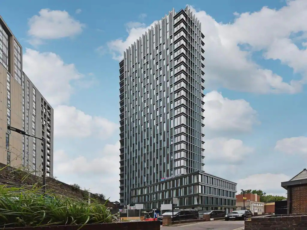 London Elephant and Castle - Mixed-use tower with residential - Travelodge  Property Development